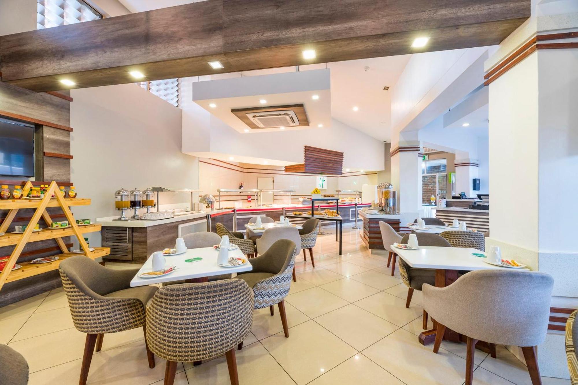 Holiday Inn - Mutare By Ihg Екстериор снимка